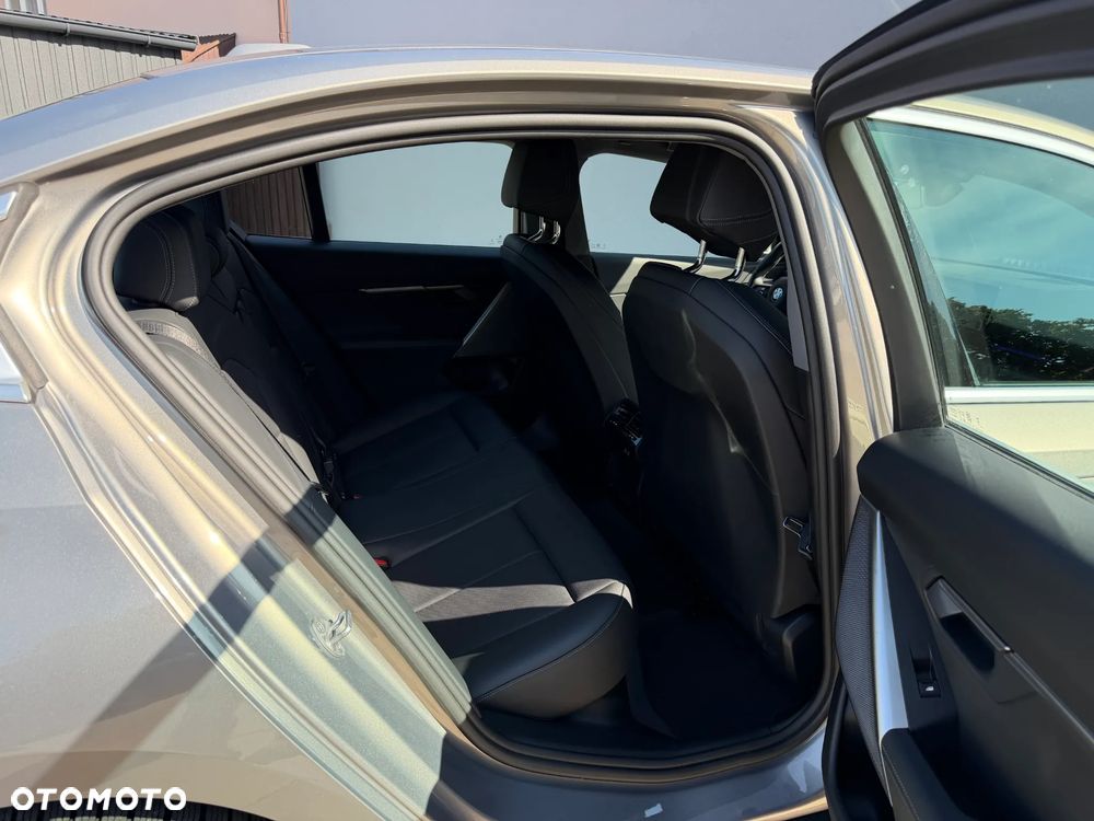 BMW Seria 5 520d mHEV - 11