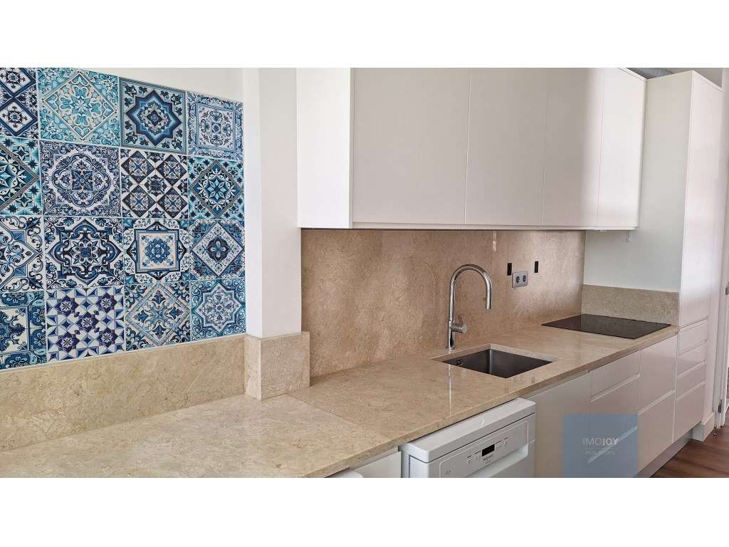 Apartamento T2+1 Renovado com Varanda no Bairro do Rosário, Cascais - Grande imagem: 5/16