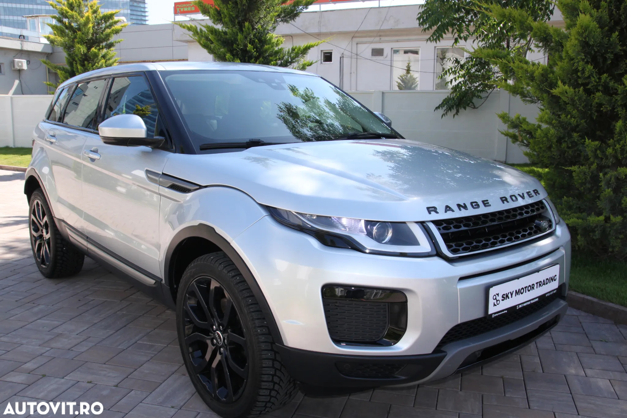 Land Rover Range Rover Evoque - 13