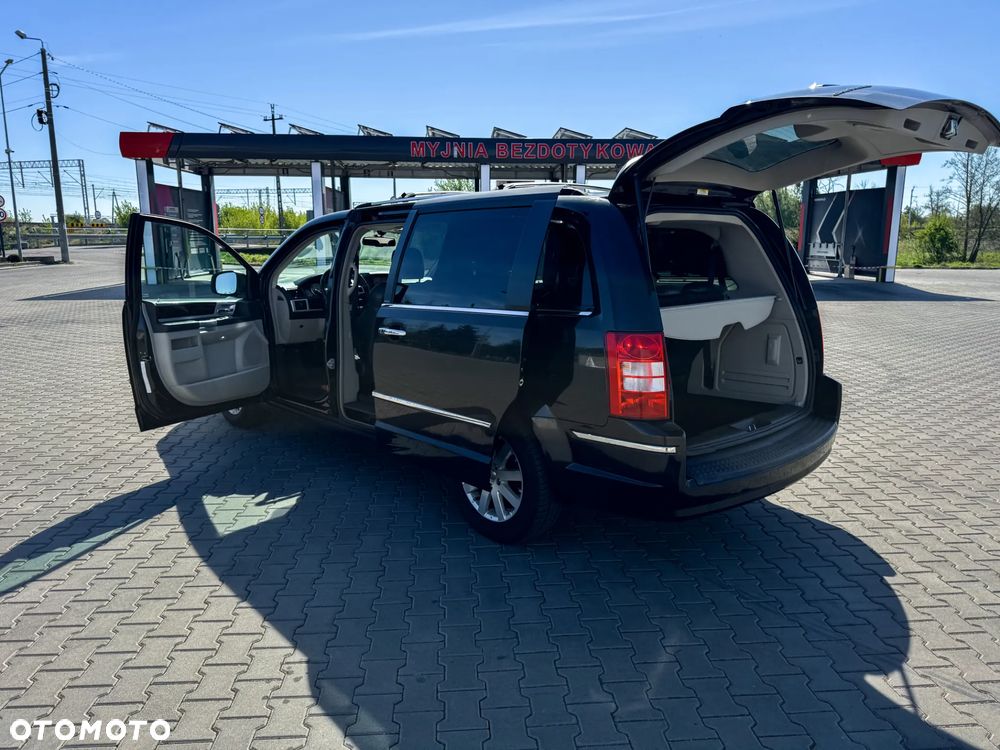 Chrysler Grand Voyager - 30