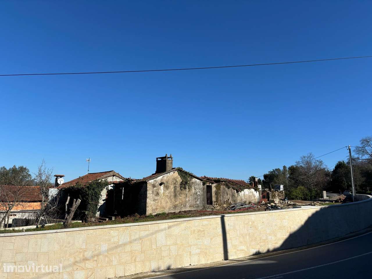 Moradia para Restaurar T3 Venda em Rebordões (Santa Maria),Ponte de Li - Grande imagem: 3/28