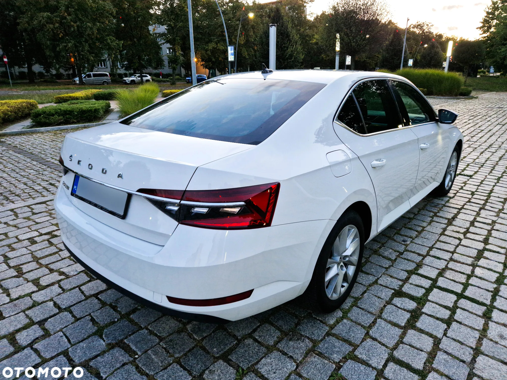 Skoda Superb 1.5 TSI ACT Ambition DSG - 4