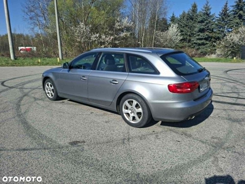 Audi A4 Avant 2.0 TDI - 10