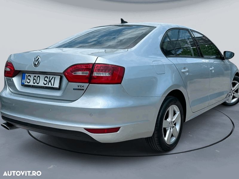 Volkswagen Jetta 1.6 TDI Blue Motion Technology Trendline - 7