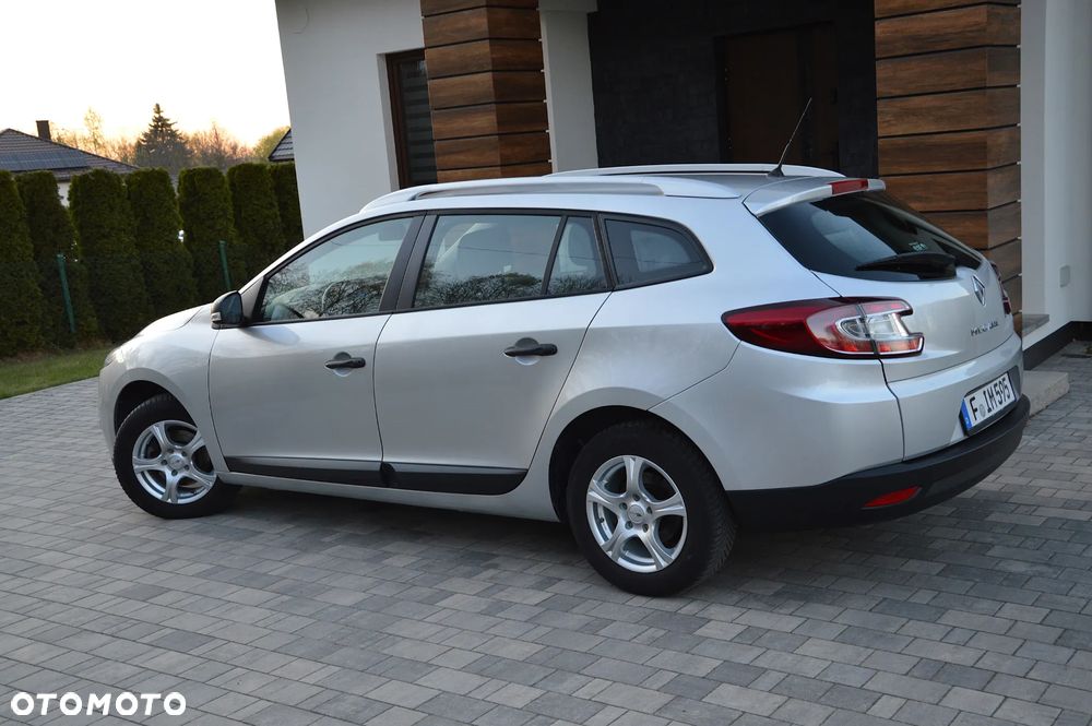 Renault Megane 1.6 16V 100 J'taime - 8