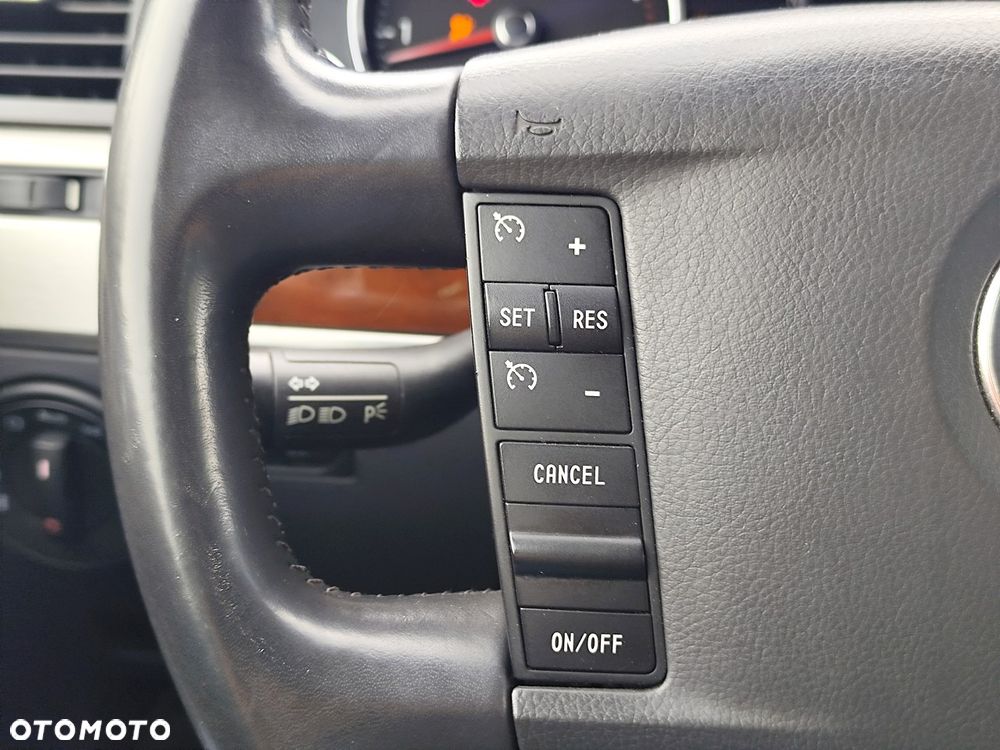 Volkswagen Touareg 3.0 V6 TDI Blue Motion DPF Automatik - 19