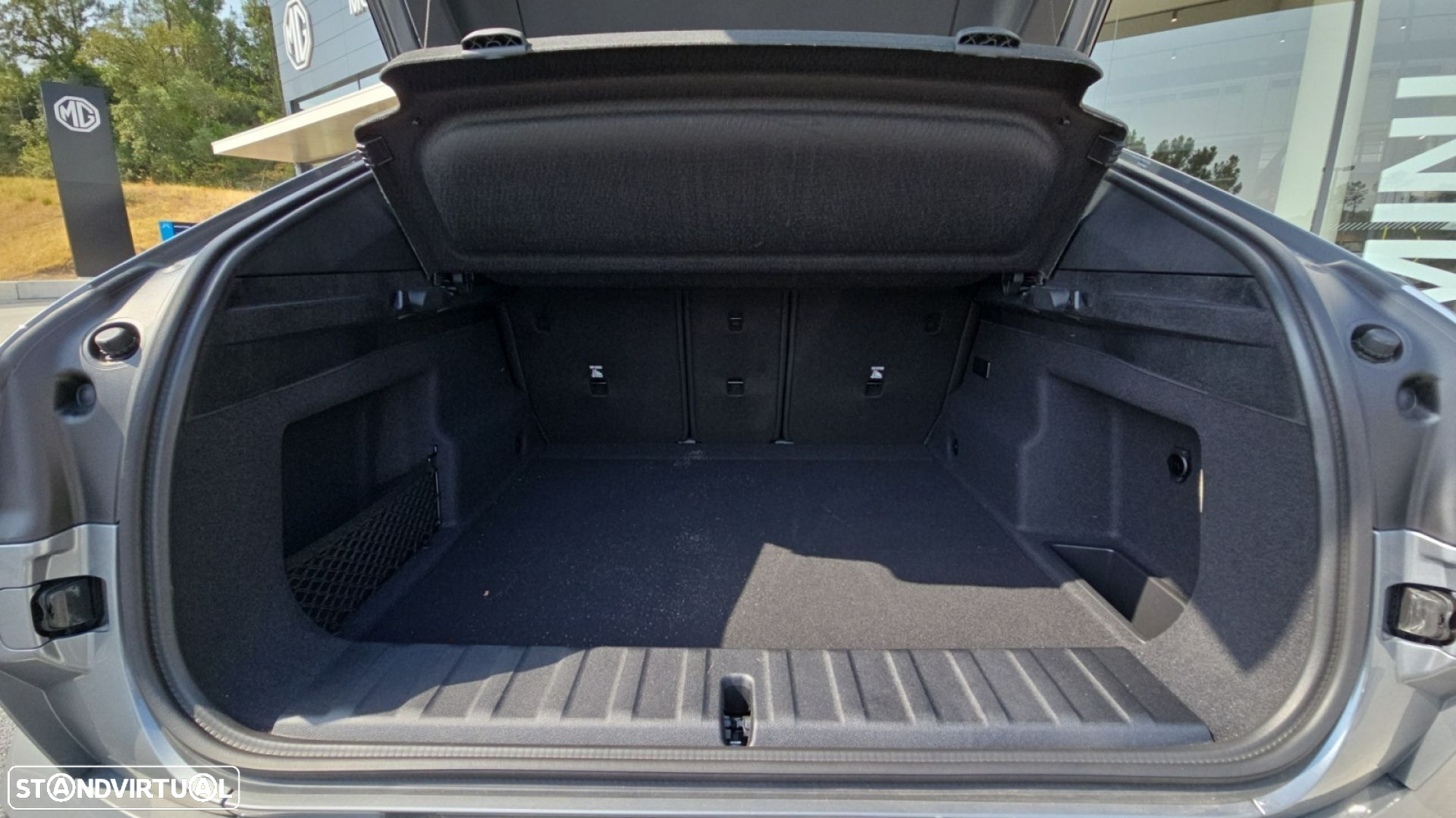 BMW iX2 eDrive20 Pack Desportivo M - 15
