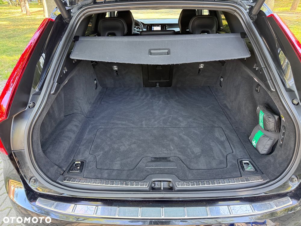 Volvo V90 T4 R-Design - 29