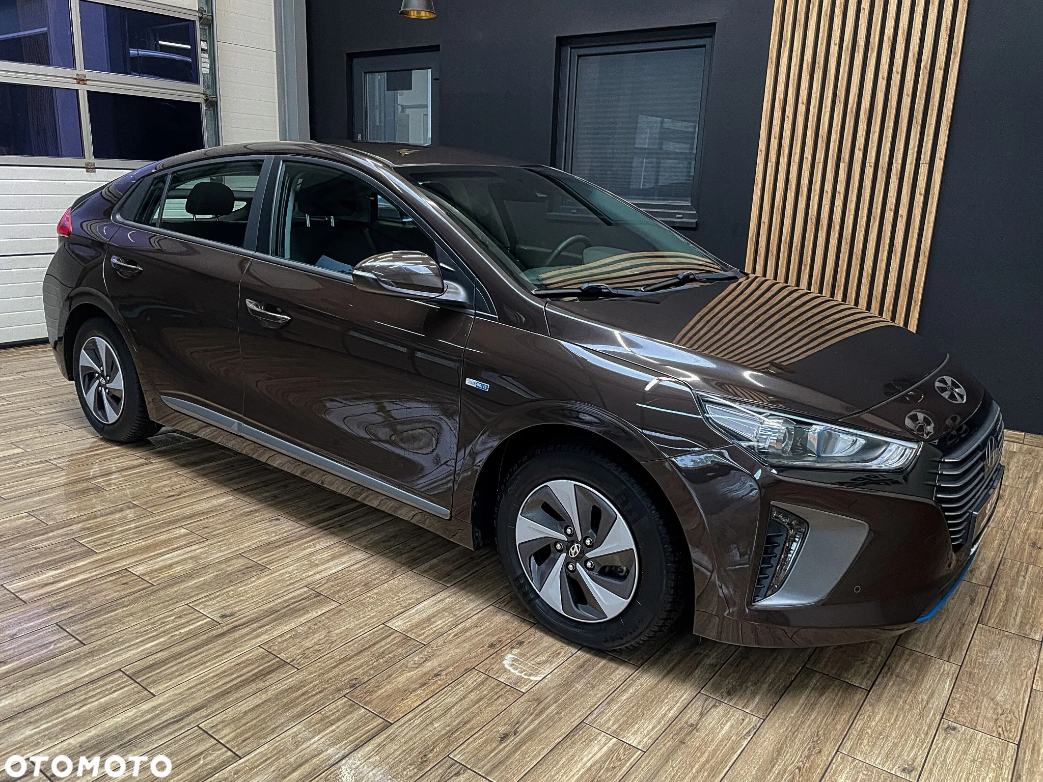 Hyundai IONIQ Hybrid 1.6 GDI Premium - 6