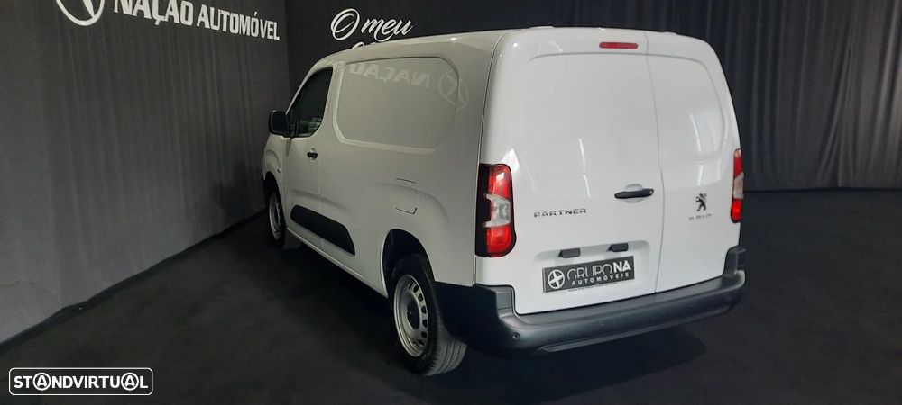Peugeot Partner Longa 1.5 BlueHDi 100cv 6 vel. 3 lug. 5 portas - 9