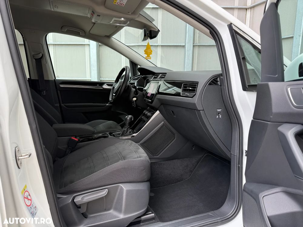 Volkswagen Touran 2.0 TDI SCR DSG Highline - 24