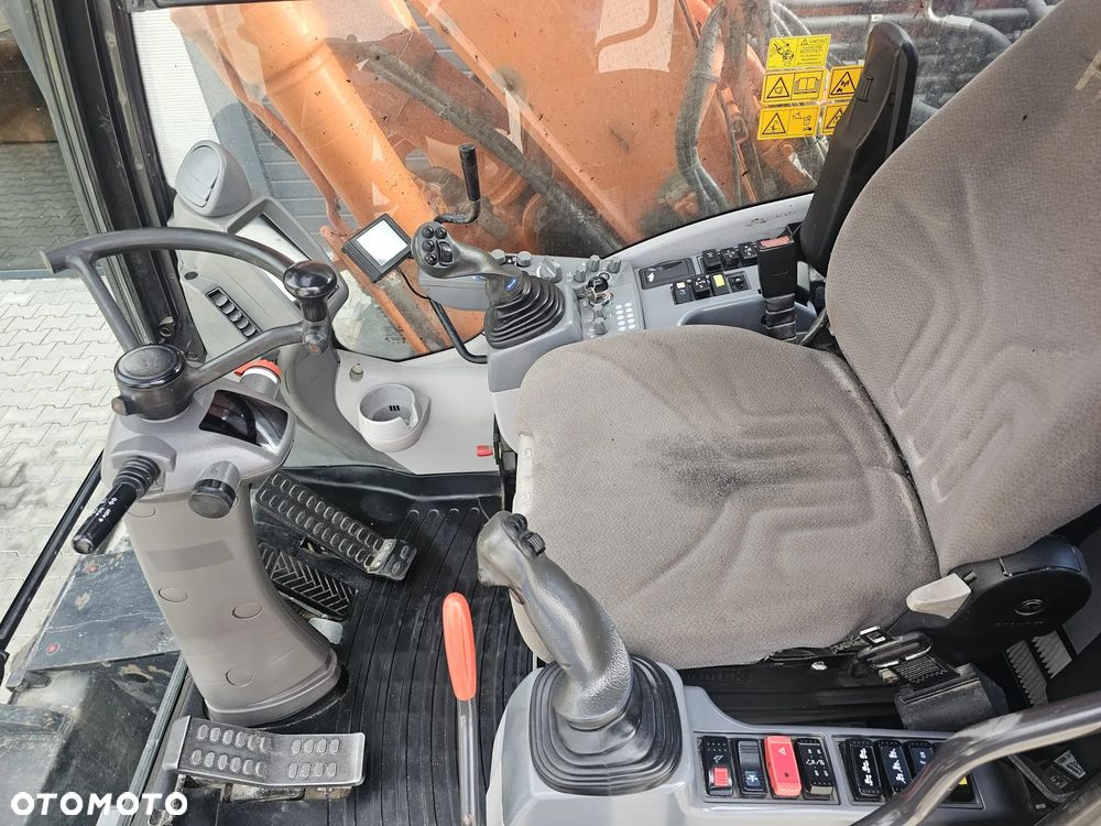 Hitachi ZX140W-5B - 10