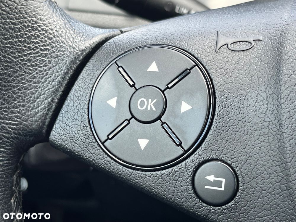 Mercedes-Benz Klasa C 180 Kompressor Automatik BlueEFFICIENCY Avantgarde - 23
