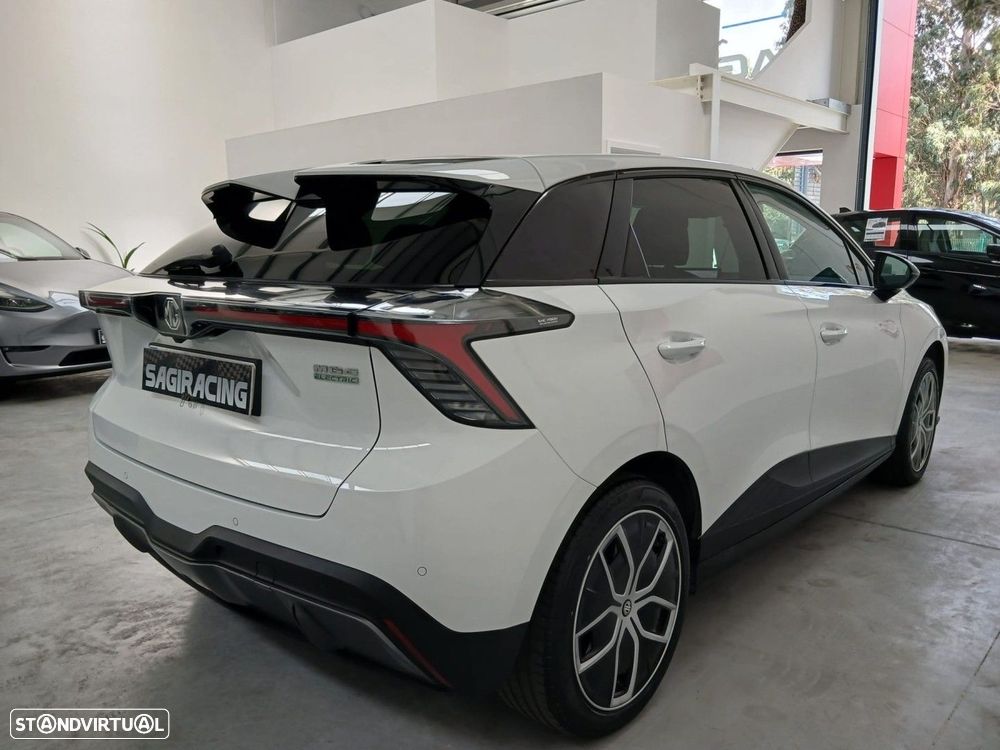 MG MG4 64 kWh Luxury - 13