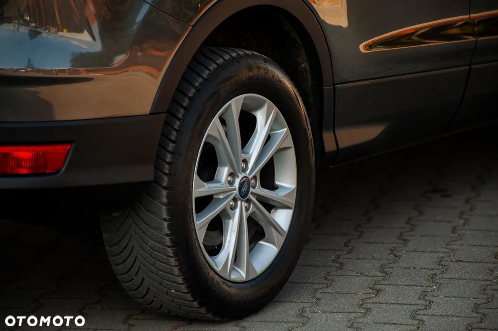 Ford Kuga 1.5 EcoBoost 2x4 Cool & Connect - 27