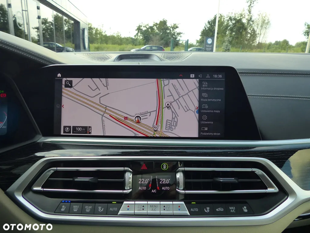 BMW X7 M50i sport - 30