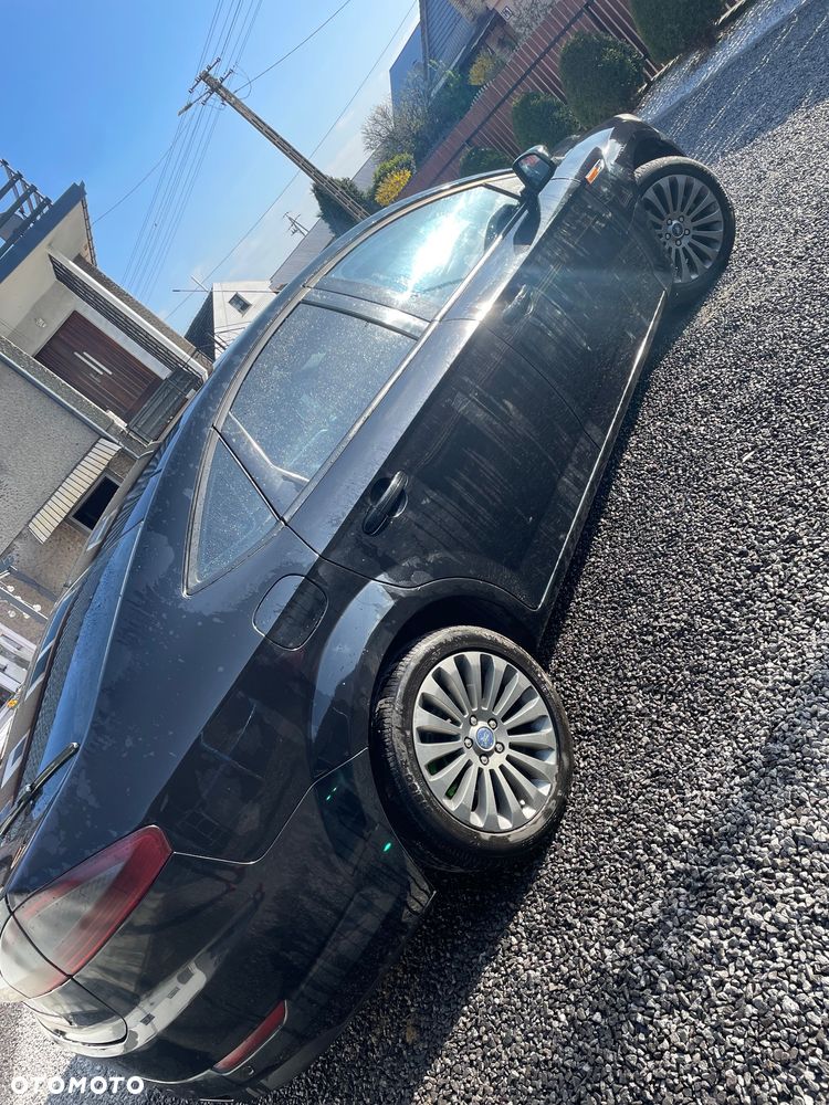 Ford Mondeo 2.0 TDCi Titanium - 4