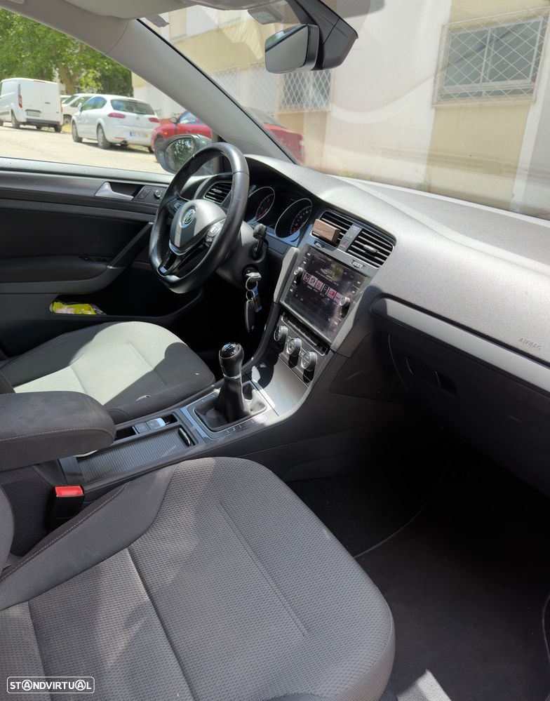 VW Golf 1.6 TDI Confortline - 10