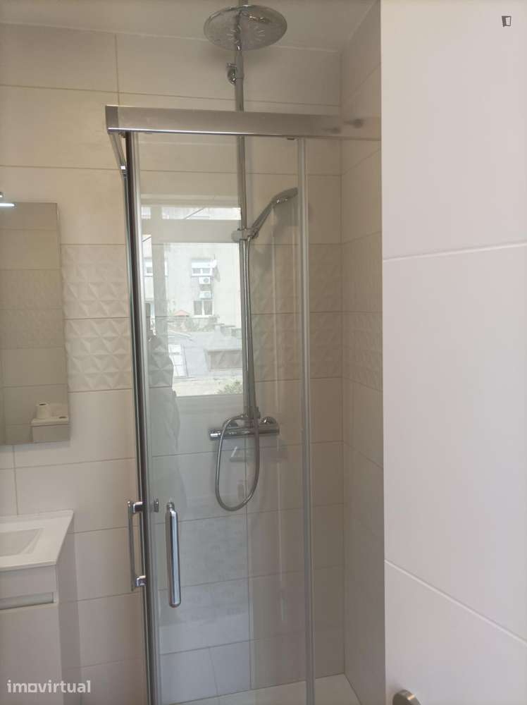 Quarto - localizado em Alameda Lisbon - Grande imagem: 4/16