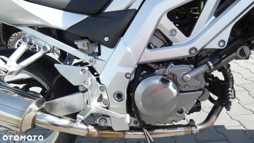 Suzuki SV - 15