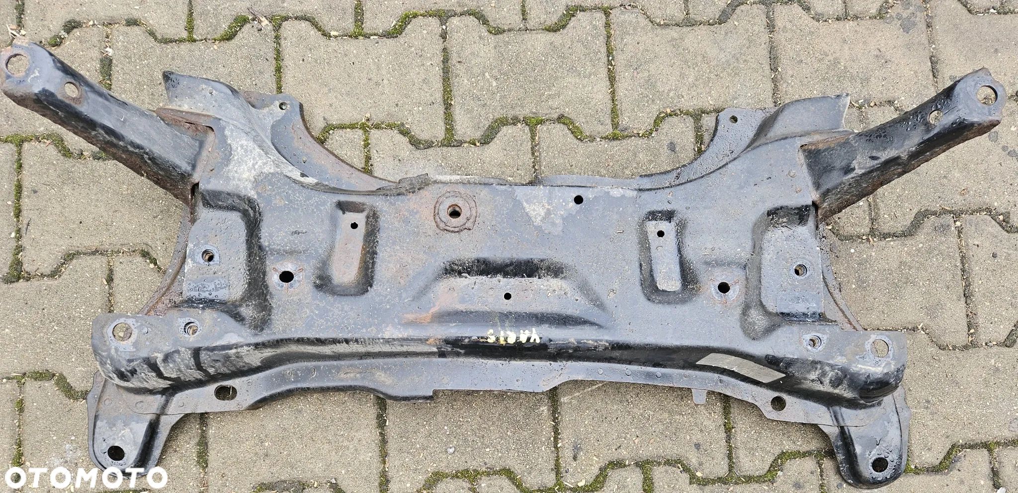 Toyota Yaris II 2  belka wózek kołyska pod silnik - 1
