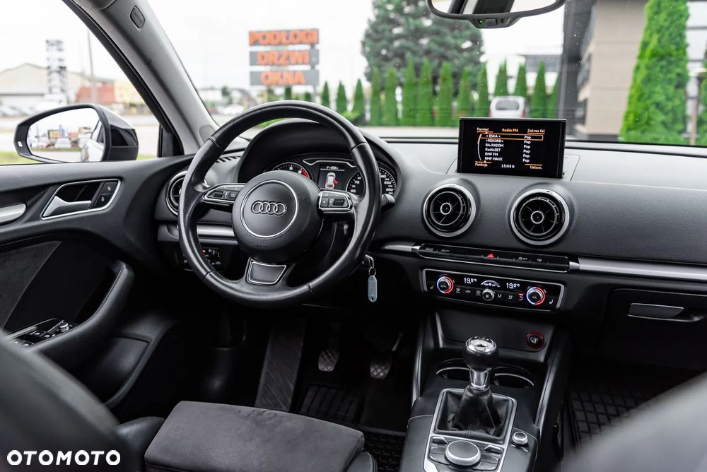 Audi A3 Sportback 1.8 TFSI Ambition - 24