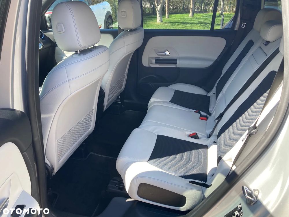 Mercedes-Benz GLB 250 8G-DCT - 9