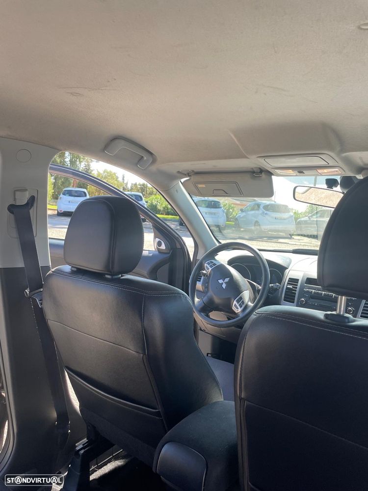 Mitsubishi Outlander - 5