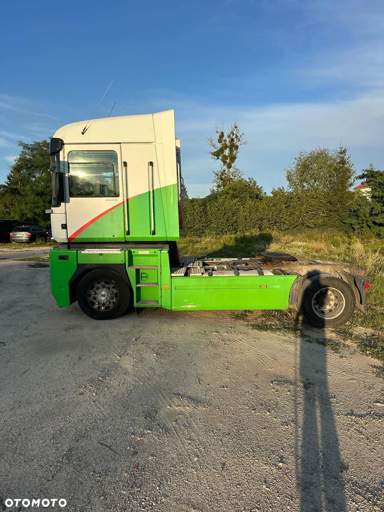 Renault MAGNUM - 5