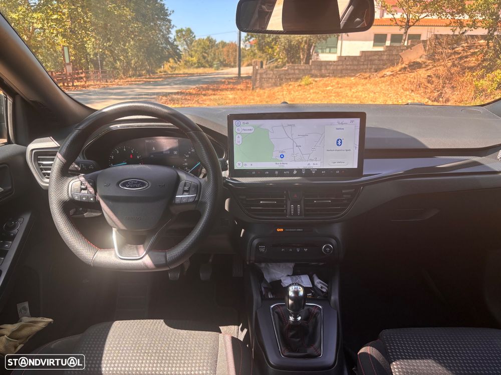 Ford Focus 1.0 EcoBoost MHEV ST-Line - 11