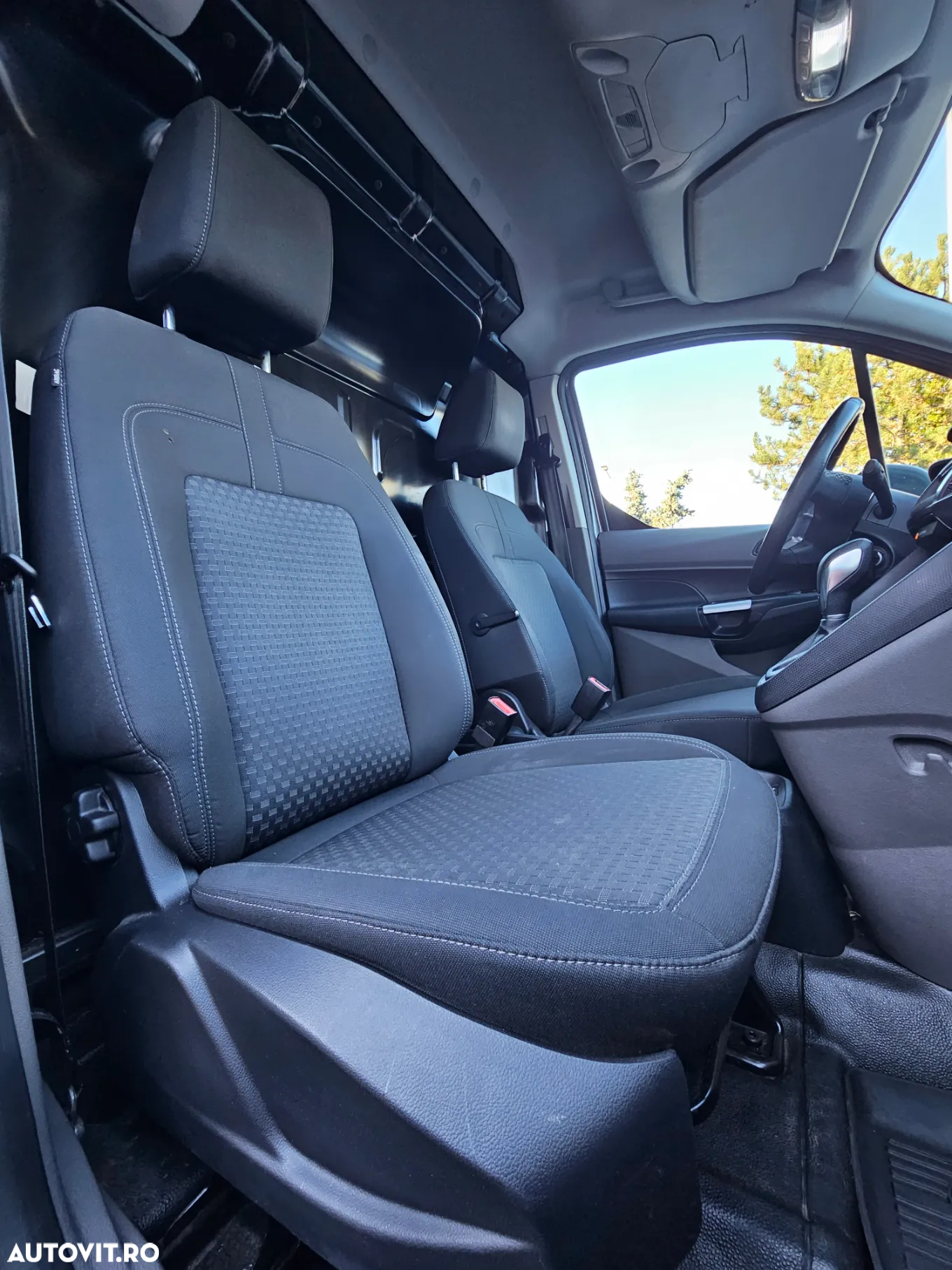Ford Transit Connect - 22
