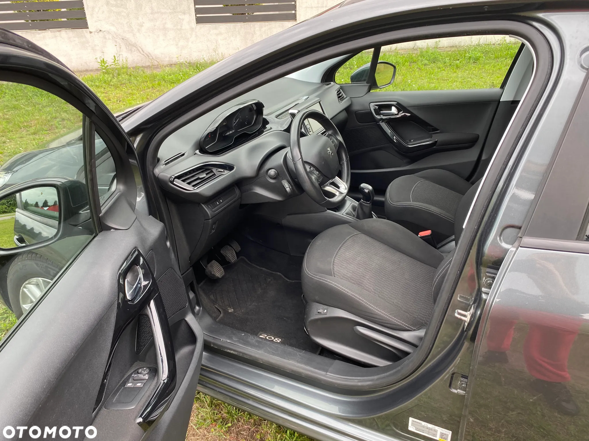 Peugeot 208 1.6 BlueHDi Active S&S - 8