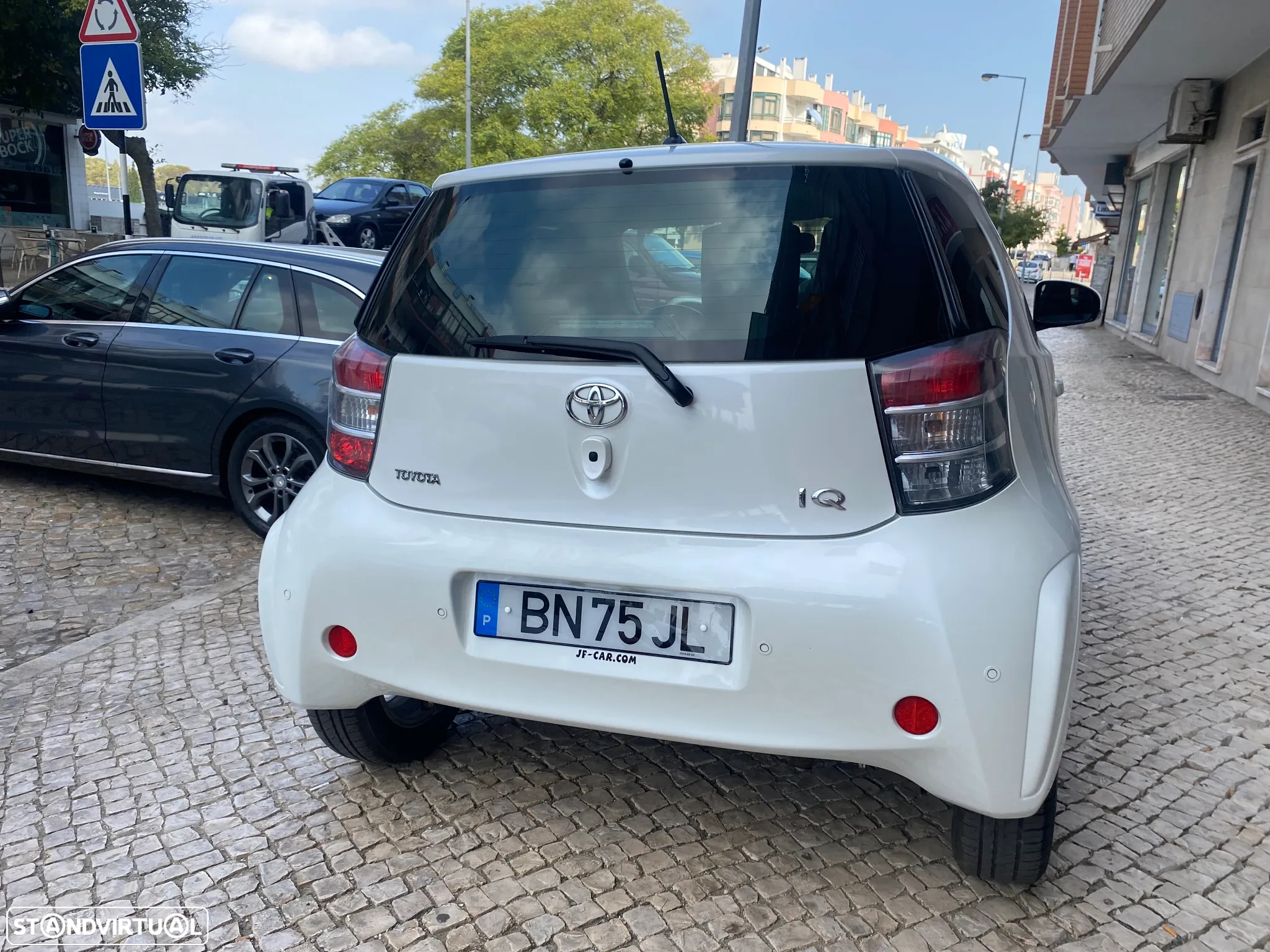 Toyota iQ 1.0 VVT-i - 22