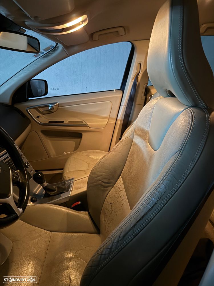 Volvo XC 60 2.4 D5 R-Design AWD Start/Stop - 3