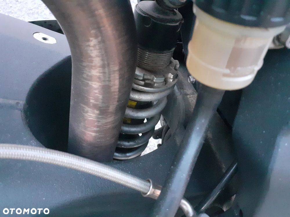 Triumph Street Triple - 25