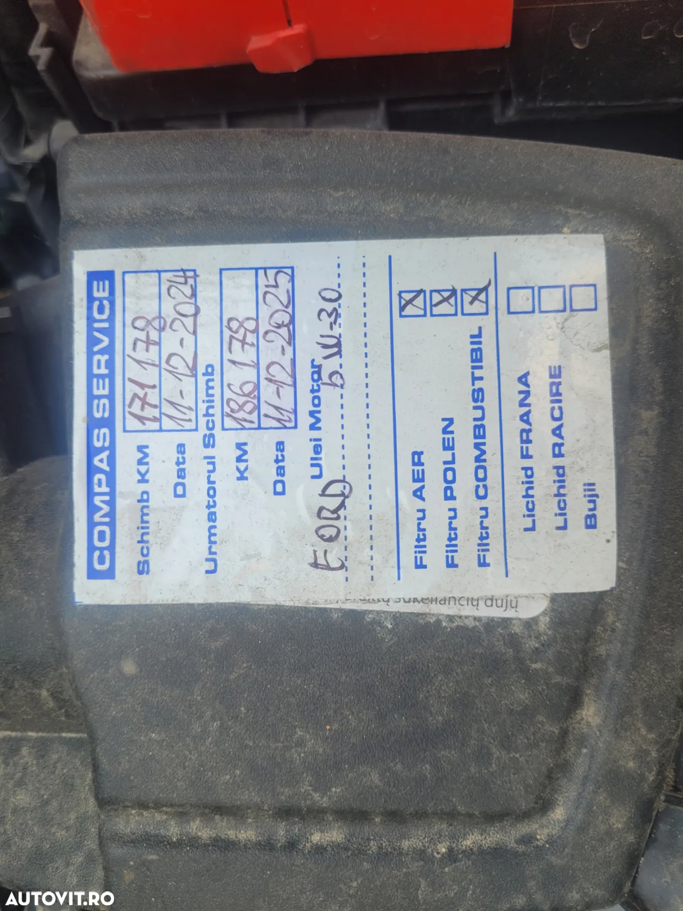 Ford Transit Courier - 19