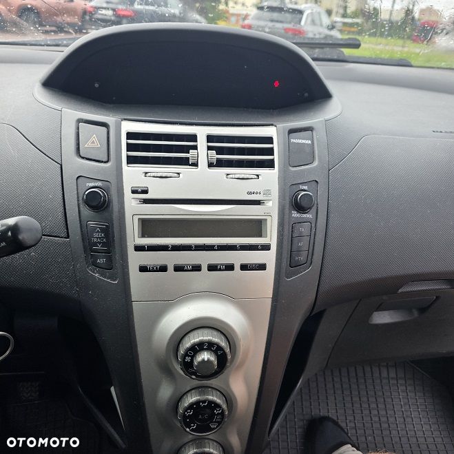 Toyota Yaris 1.0 Luna A/C - 5