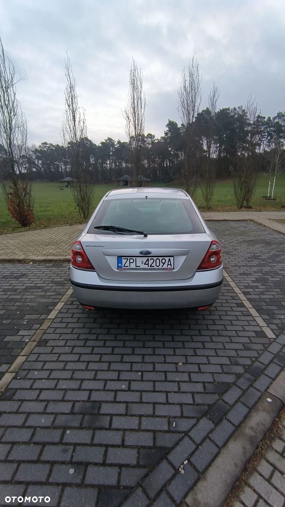 Ford Mondeo 2.0 Ambiente - 4