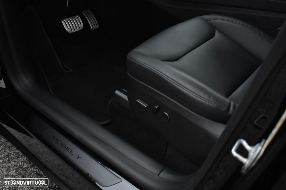 Tesla Model Y Performance Tração Integral - 27