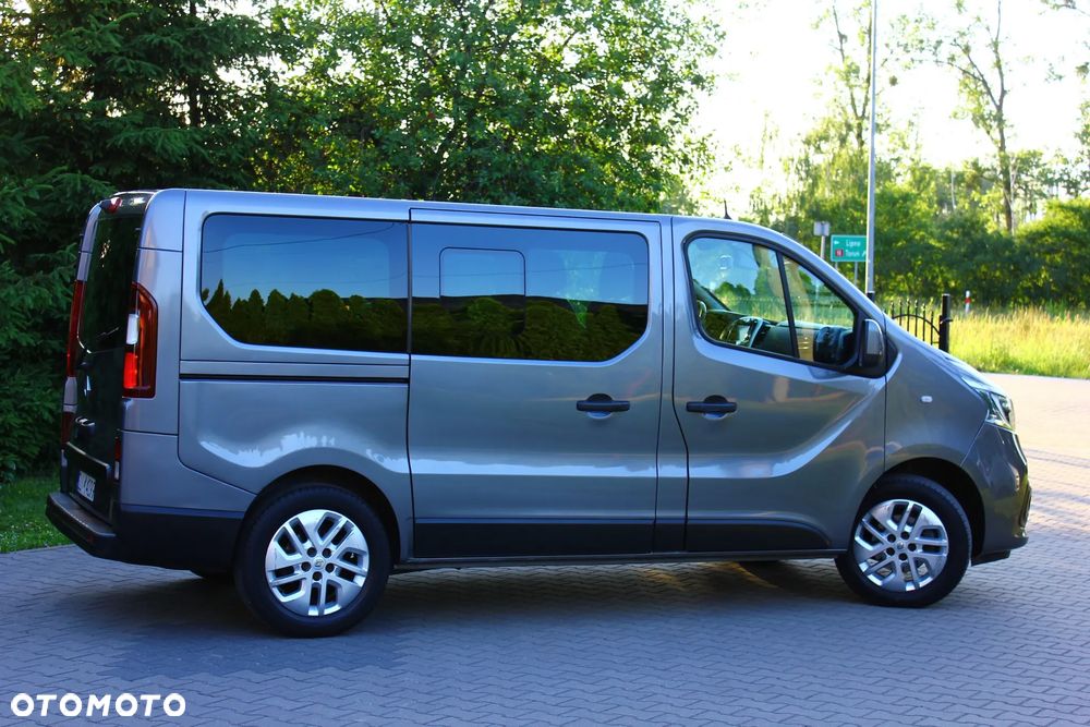 Renault Trafic 2.0 dCi - 11