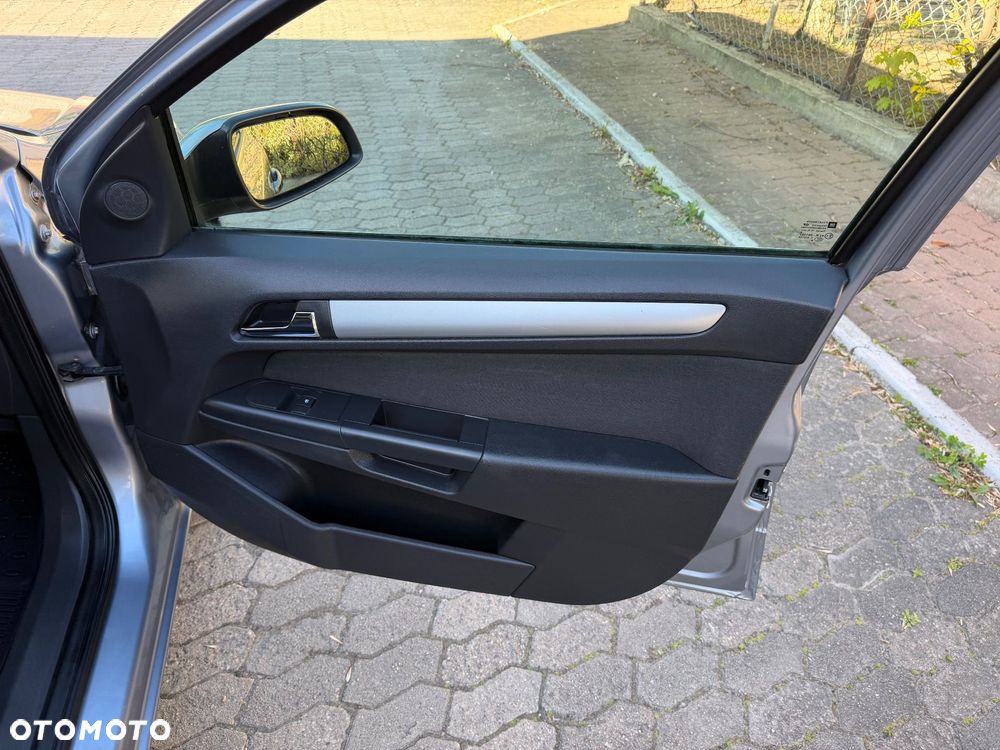 Opel Astra 1.6 Style - 16