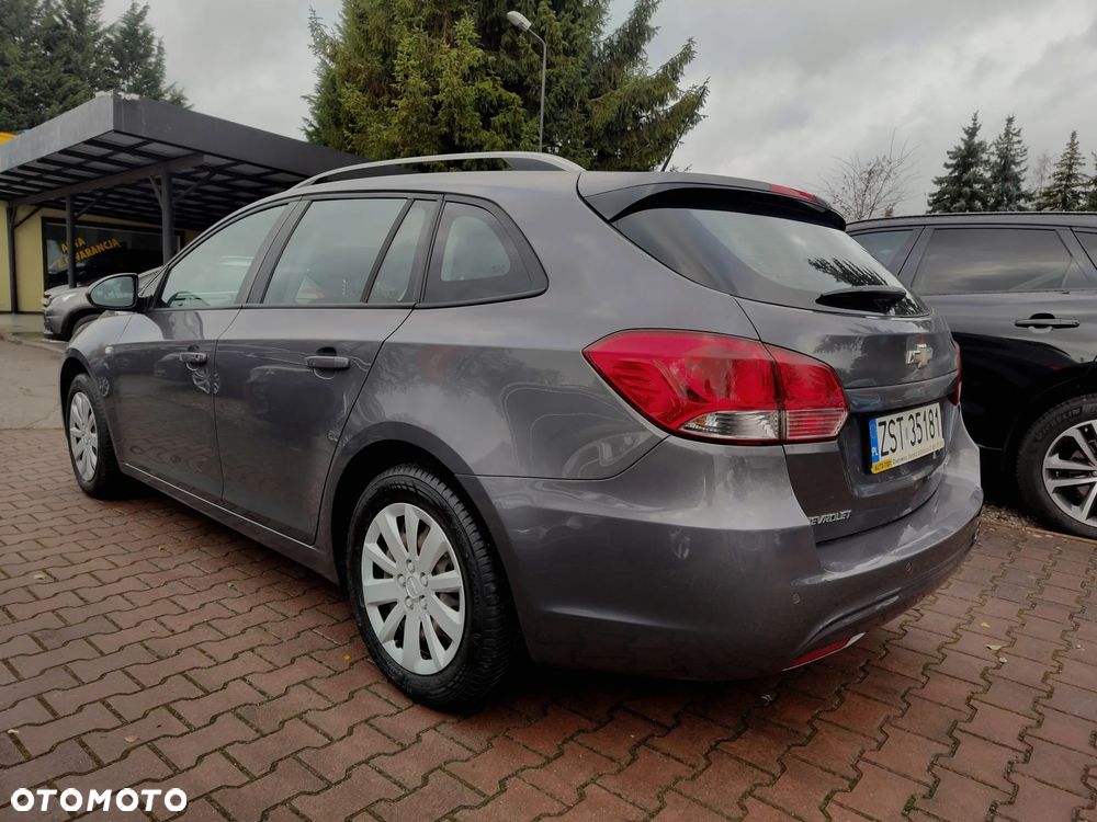 Chevrolet Cruze 1.6 LT - 11