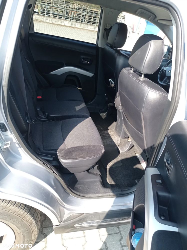 Mitsubishi Outlander 2.0 Intense NAVI 2WD EU5 - 21