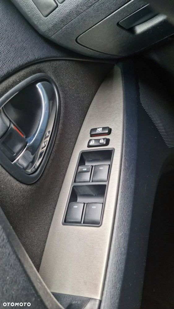 Toyota Avensis - 16
