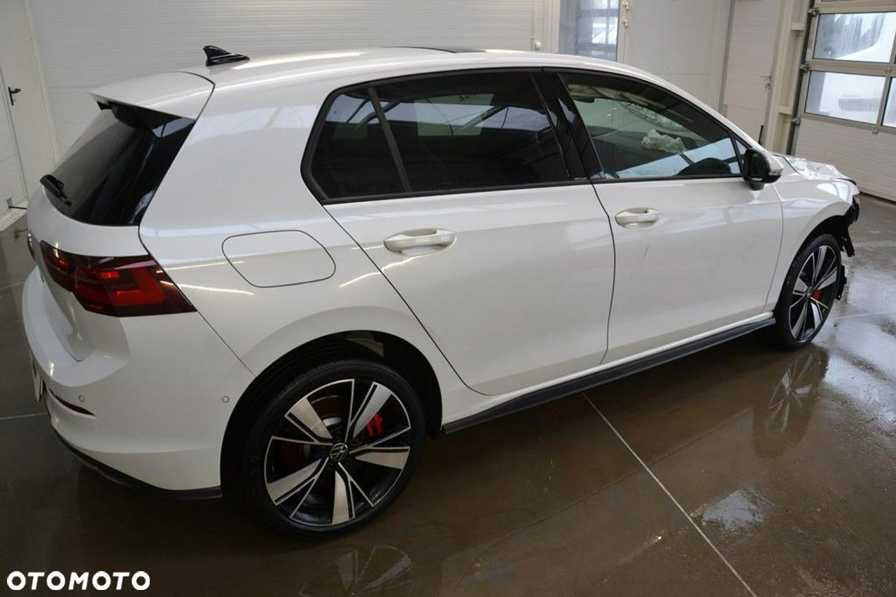 Volkswagen Golf - 11