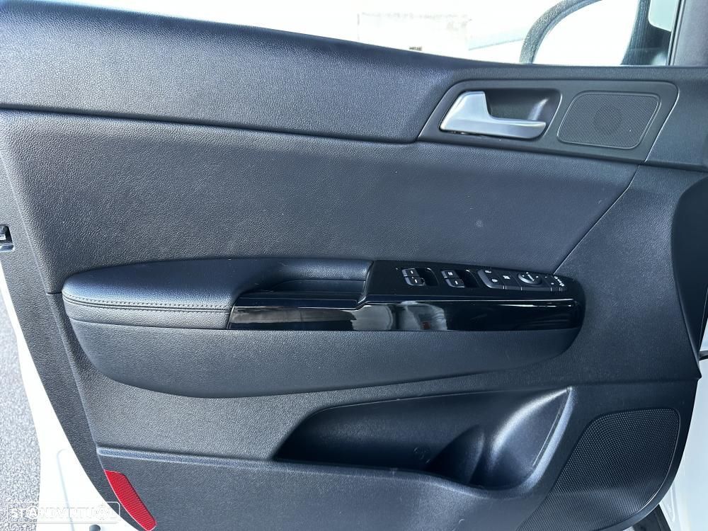 Kia Sportage 1.6 CRDI ISG MHEV Drive - 19