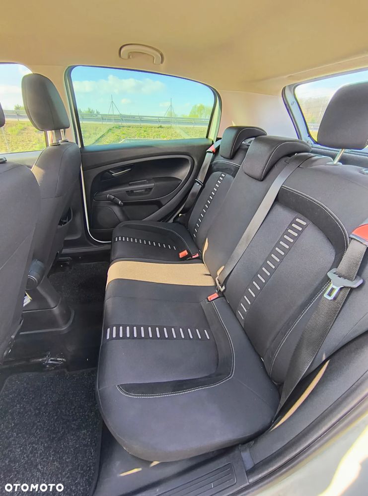 Fiat Grande Punto - 10