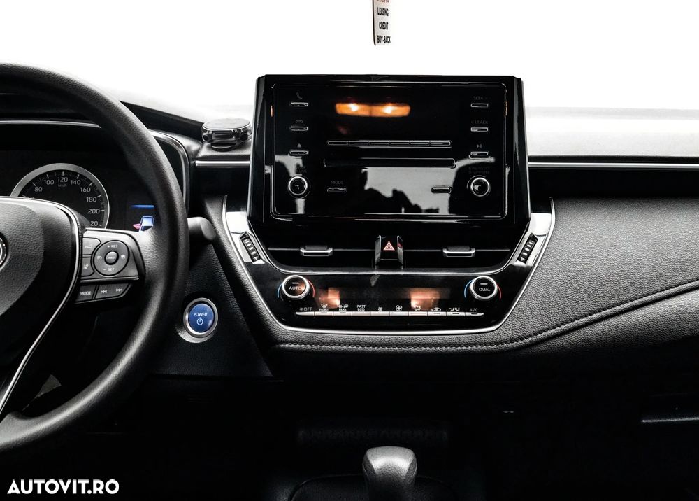 Toyota Corolla Sedan 1.8 HSD Dynamic - 18