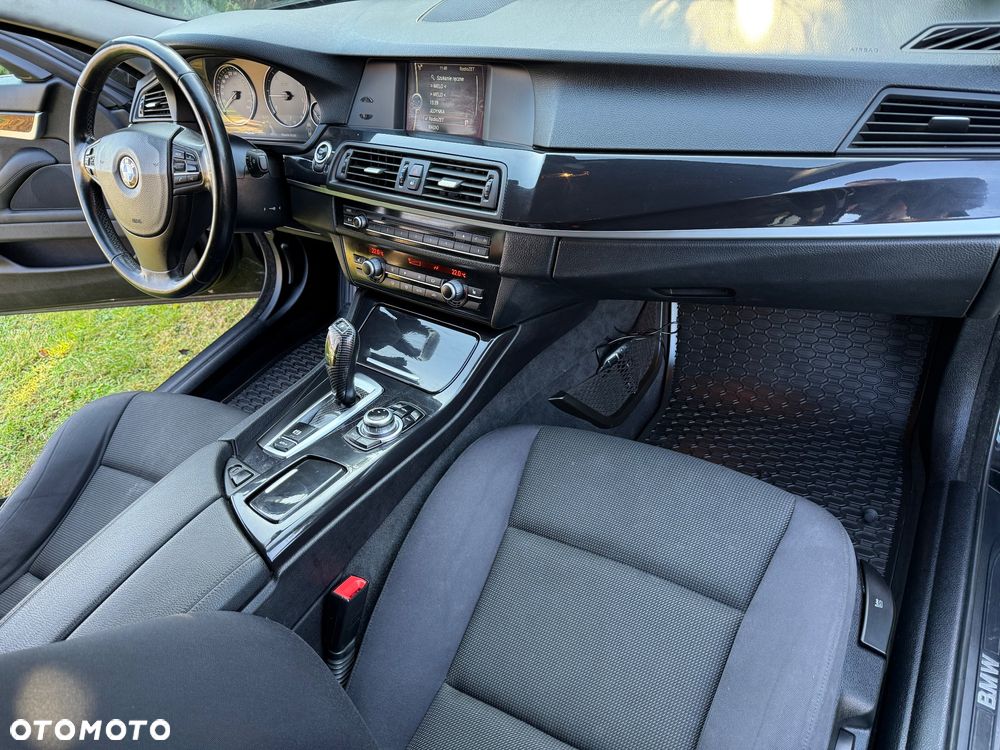 BMW Seria 5 520d Luxury Line - 10