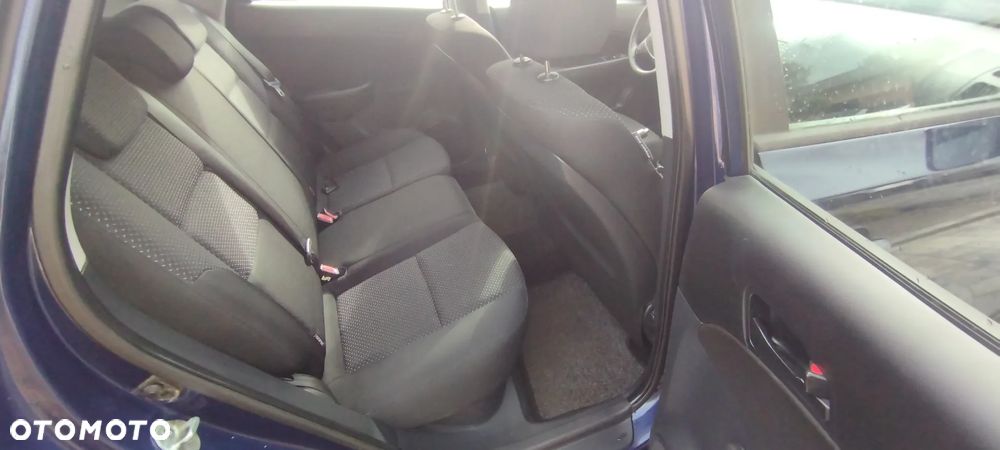Hyundai i30 1.6 CRDi Base + - 9
